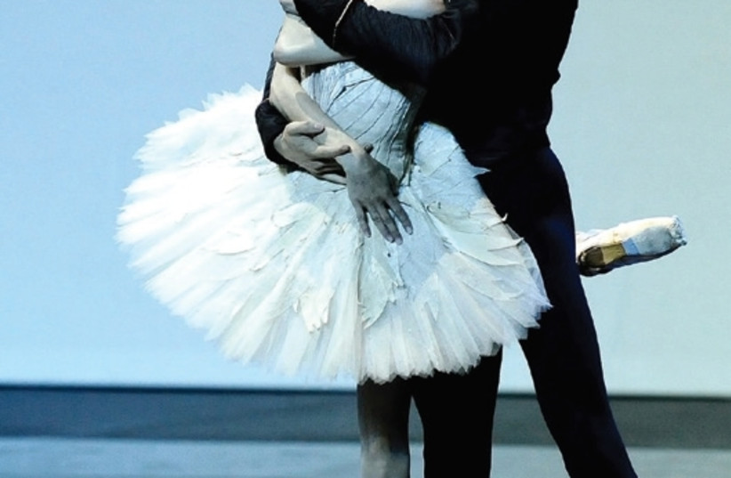 Lucia Lacarra and Marlon Dino from the Dortmund Ballet.   (credit: PR)