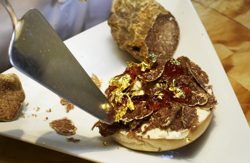 File photo of the Westin Hotel's $1,000 bagel (photo credit: REUTERS/JACOB SILBERBERG)