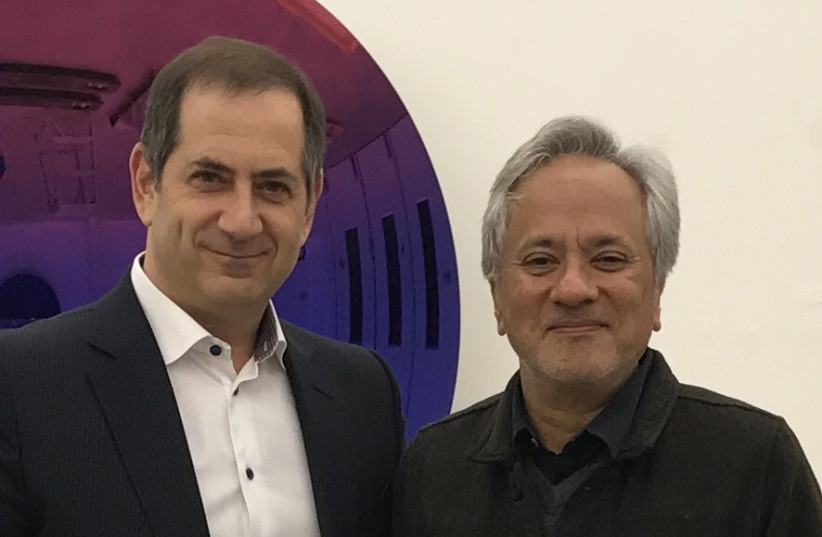 Stan Polovets, Co-Founder, Chairman and CEO of the Genesis Prize Foundation poses with artist Anish Kapoor (photo credit: Courtesy)