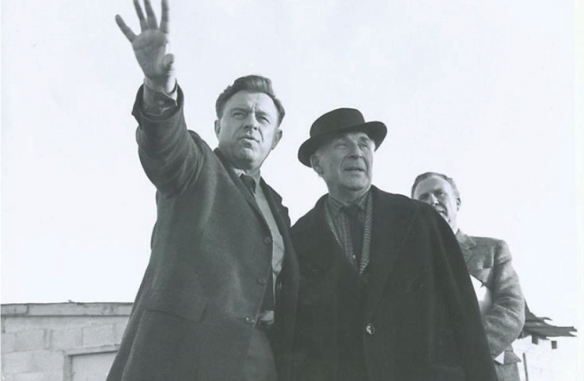 Mayor Teddy Kollek and Marc Chagall at the Israel Museum in 1969 (photo credit: THE ISRAEL MUSEUM)