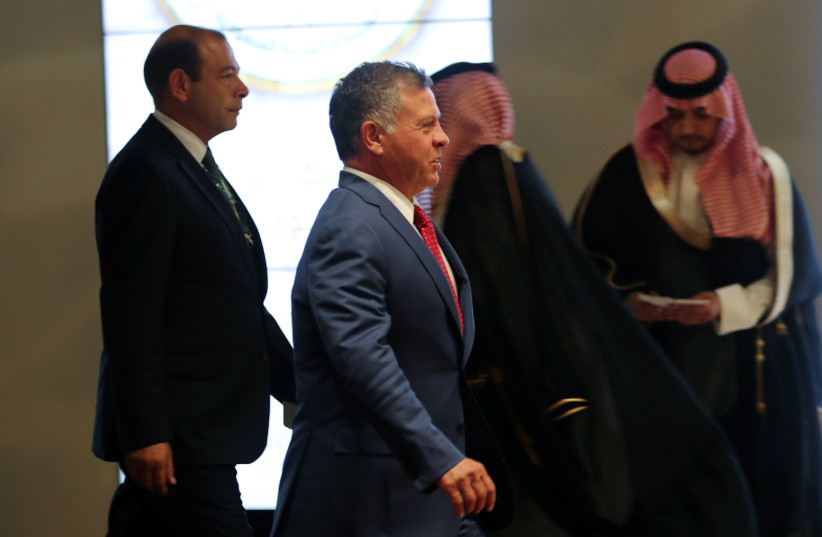 Jordan's King Abdullah II Bin Al Hussein arrives before the start of 29th Arab Summit in Dhahran, Saudi Arabia April 15, 2018. (photo credit: HAMAD I MOHAMMED / REUTERS)