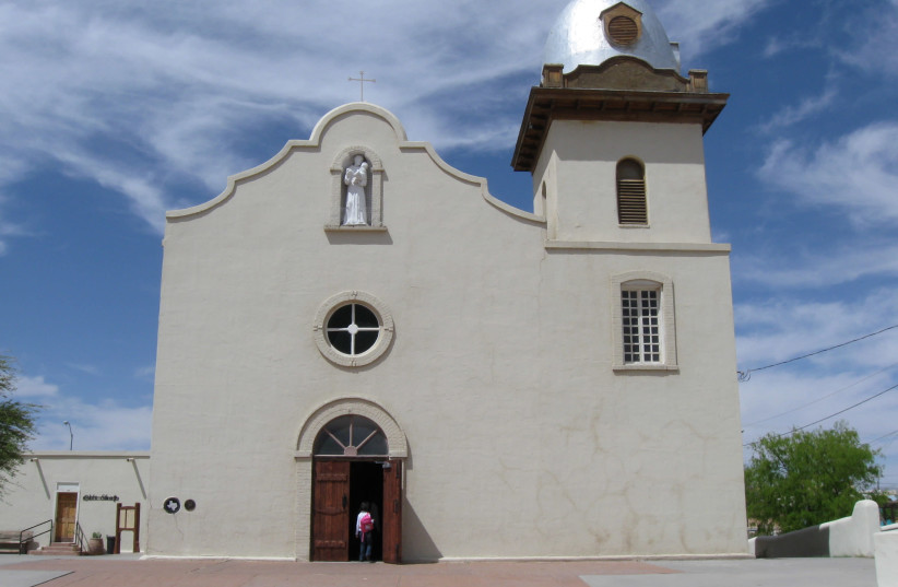 Ysleta Del Sur church, La Mision de Corpus Christi de San Antonio de la Ysleta del Sur. Historic Rio Grande community just south of El Paso (photo credit: Wikimedia Commons)