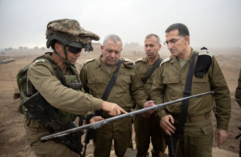 IDF Chief of Staff Eizenkot visits an IDF exercise of the Golani Brigade where soldiers train for scenarios involving enemies similar to Hezbollah (photo credit: IDF SPOKESPERSON'S UNIT)