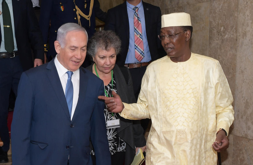 Prime Minister Benjamin Netanyahu and President of Chad Idriss Déby, November 27, 2018 (photo credit: AMOS BEN-GERSHOM/GPO)