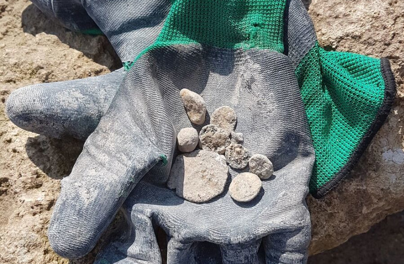 Theft of coins at  Hukuk Synagogue. (photo credit: Israel Antiquities Authority)