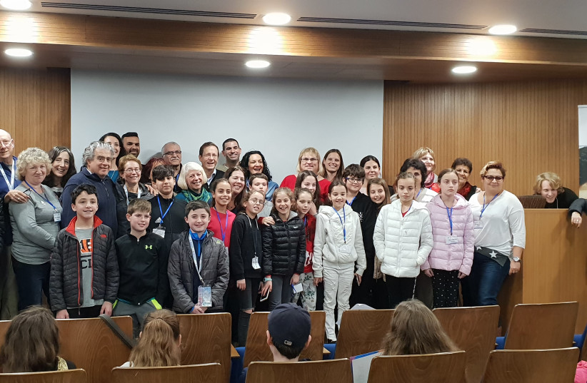 Chairman of the Jewish Agency Isaac Herzog with the participants of the program "Operation Granny" (photo credit: JEWISH AGENCY)