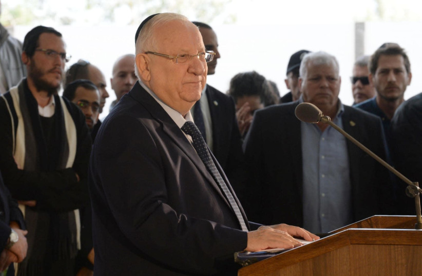 President Rivlin at the funeral of Moshe Arens. (photo credit: MARK NEIMAN - GPO)