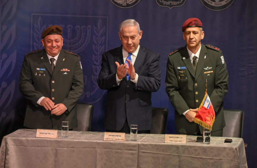 Prime Minister Benjamin Netanyahu, Gadi Eisenkot (L), and Aviv Kochavi (R), January 15th, 2019 (photo credit: KOBI RICHTER/TPS)