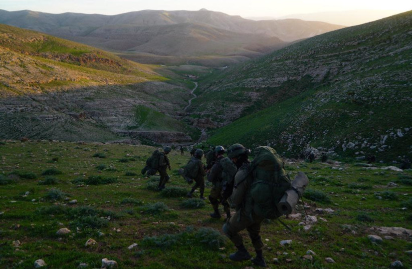 Givati reconnaissance battalion completes drill simulating war with Hezbollah (photo credit: IDF SPOKESPERSON'S OFFICE)