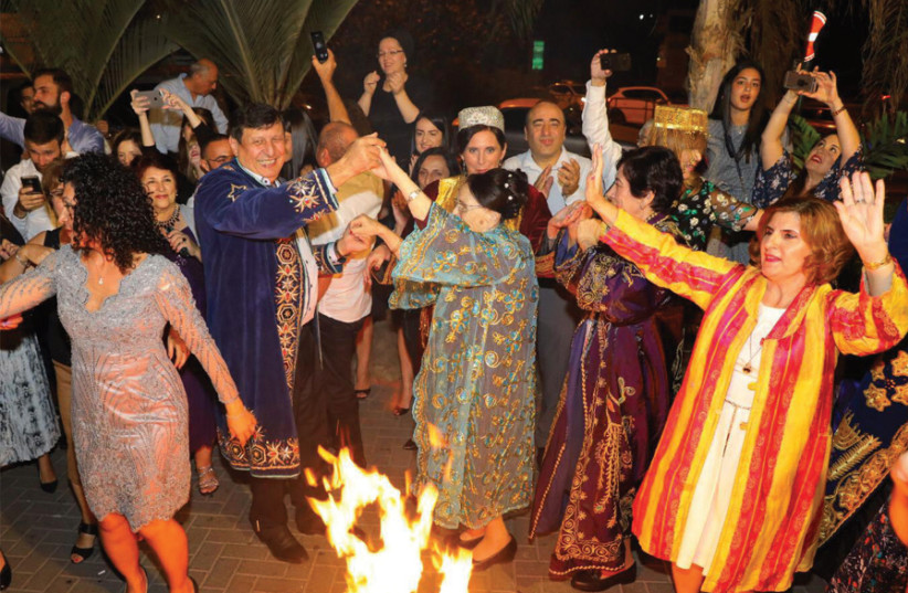 The Turkmenistan community in Israel continues to maintain its traditions, such as this pre-wedding Henna celebration held a few months ago (photo credit: YEKUTIELI FAMILY)