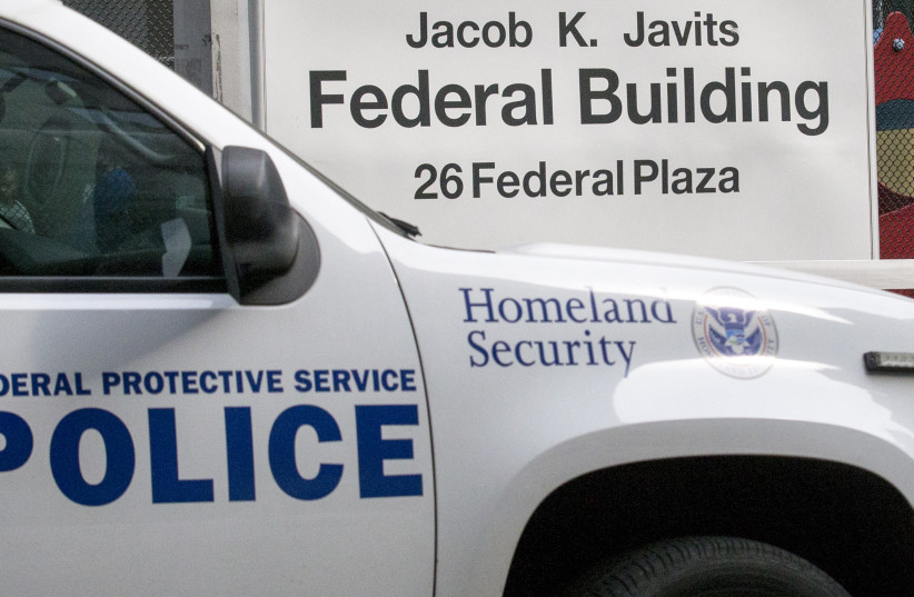 A U.S. Homeland Security Protective Service truck parks outside the Jacob Javits Federal office building in New York, October 29, 2014 (photo credit: BRENDAN MCDERMID/REUTERS)