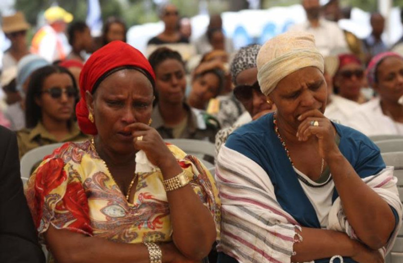 The annual memorial ceremony for Jewish immigrants who died on the way to Israel from Ethiopia, June 5, 2016 (photo credit: MARC ISRAEL SELLEM)