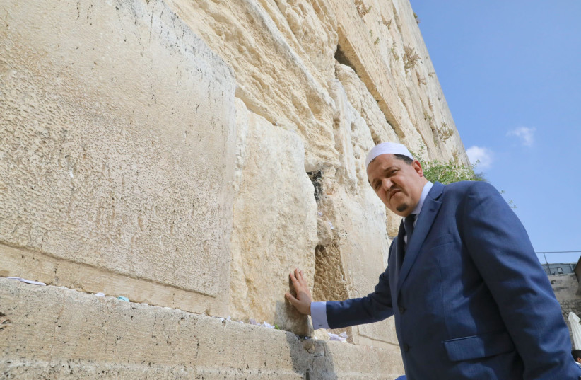French Imam Hassen Chalghoumi visits the Western Wall (credit: MARC ISRAEL SELLEM/THE JERUSALEM POST)