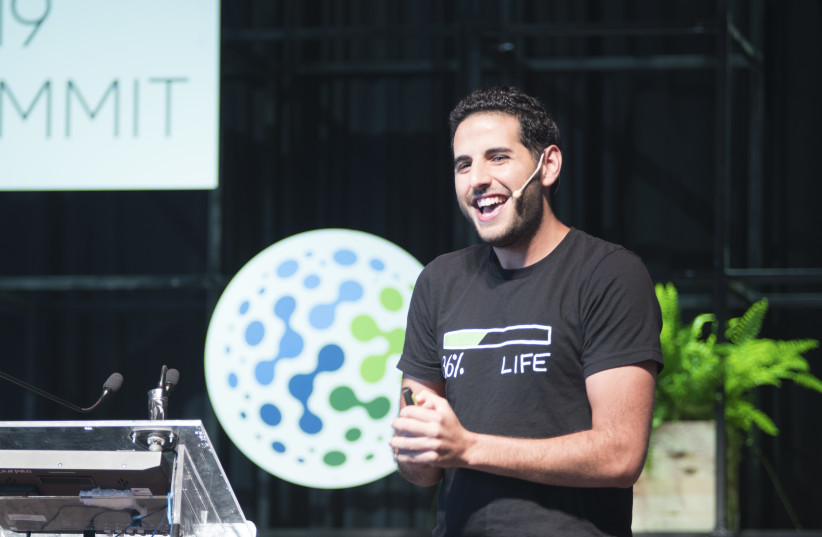 Nuseir Yassin (a.k.a. Nas Daily) presents at the ROI Community annual conference. (photo credit: SNIR KAZIR)