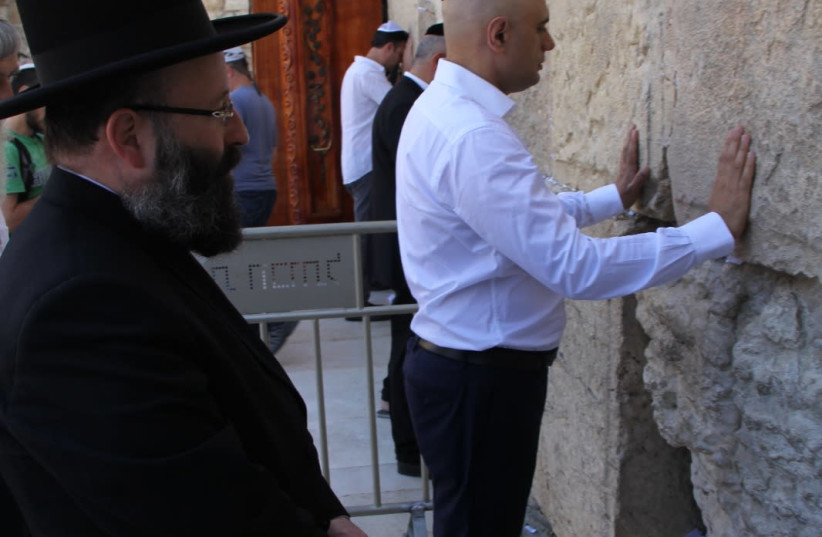 British Minister Visits Western Wall In Occupied East Jerusalem The Jerusalem Post