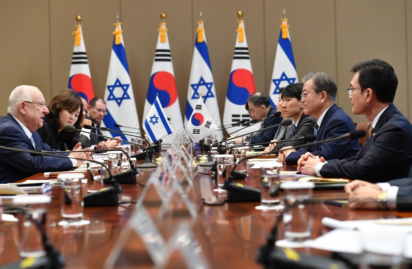 President Rivlin meeting with President Moon of South Korea (photo credit: KOBI GIDEON/GPO)