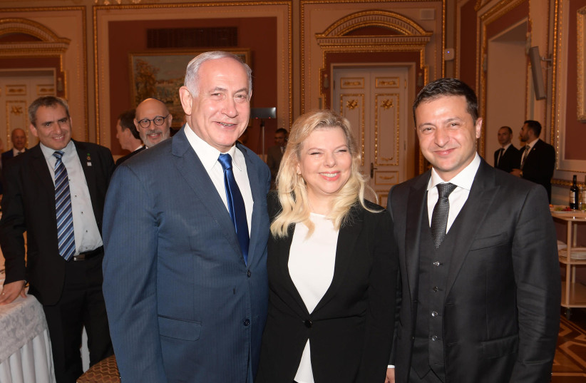 Prime Minister Benjamin Netanyahu and his wife met with the President of Ukraine (photo credit: AMOS BEN-GERSHOM/GPO)