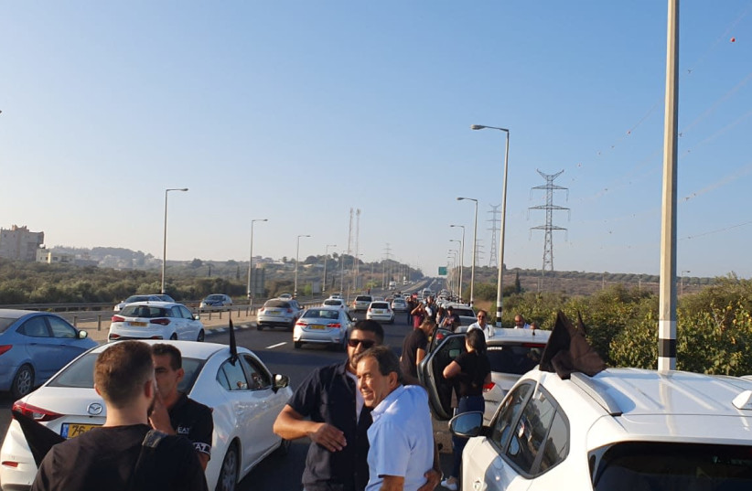 Convoy of Arab-Israelis protesting uptick in violence in Arab sector (photo credit: JOINT LIST)