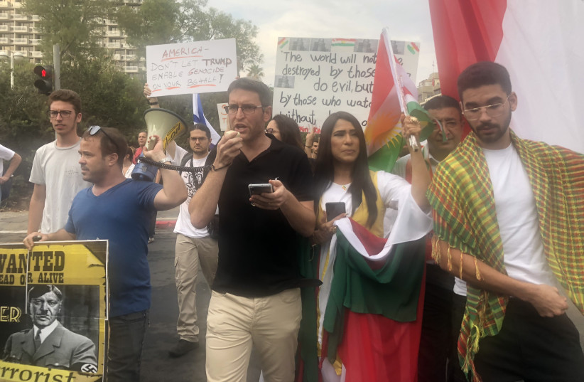 Hundreds rally in support of the Kurds in Tel Aviv (photo credit: ANNA AHRONHEIM)