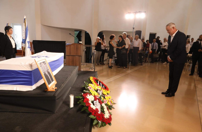 Blue and White leader Benny Gantz attends the funeral of supreme court president Meir Shamgar (photo credit: MARC ISRAEL SELLEM)