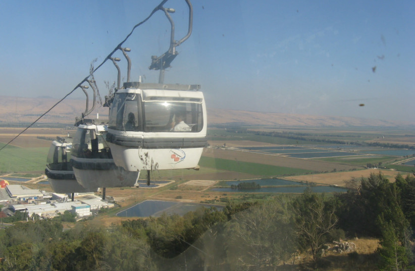 Manara Cliff, Kiryat Shmona (credit: Wikimedia Commons)