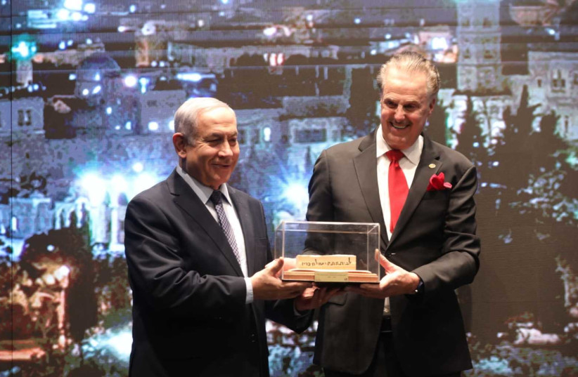 Dr. Mike Evans and Prime Minister Benjamin Netanyahu (photo credit: YOSSI ZAMIR)