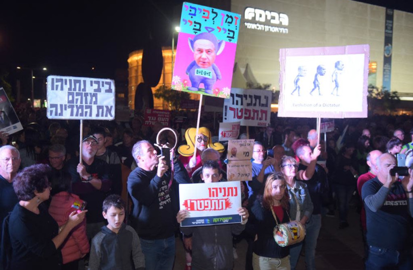 Democratic Union protest in Tel Aviv against PM Benjamin Netanyahu after indictment (photo credit: AVSHALOM SASSONI/ MAARIV)