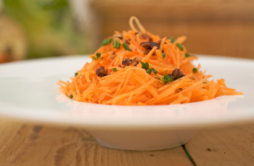 Carrot and candied pecan salad (photo credit: PASCALE PEREZ-RUBIN)