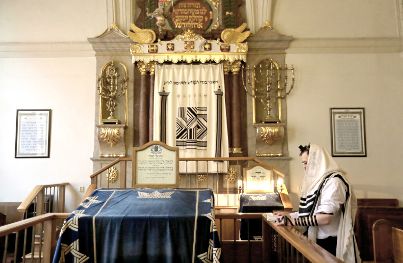 A synagogue in Prague (photo credit: REUTERS/DAVID W CERNY)
