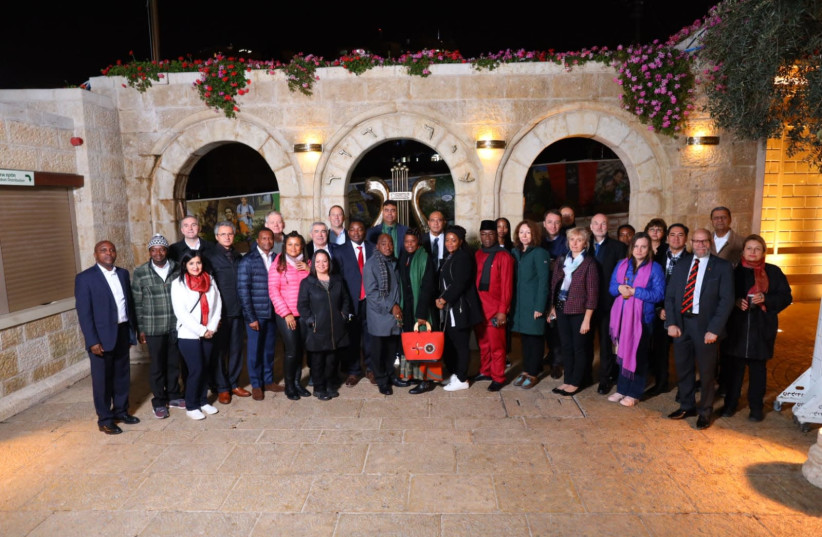 UN ambassadors touring the City of David (photo credit: ELIYAHU YANAI/CITY OF DAVID ARCHIVES)