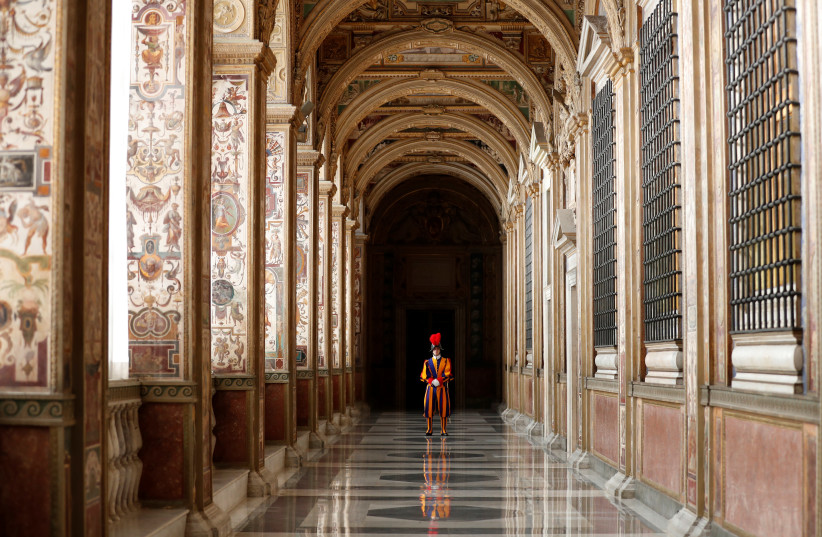A Swiss Guard is pictured at the Vatican (photo credit: REUTERS)