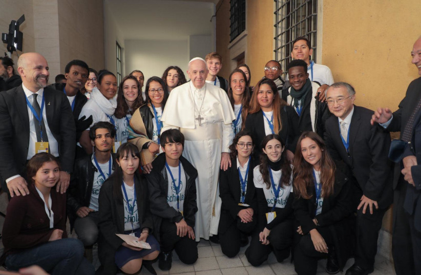 Hebrew University students meet Pope Francis (photo credit: HEBREW UNIVERSITY)