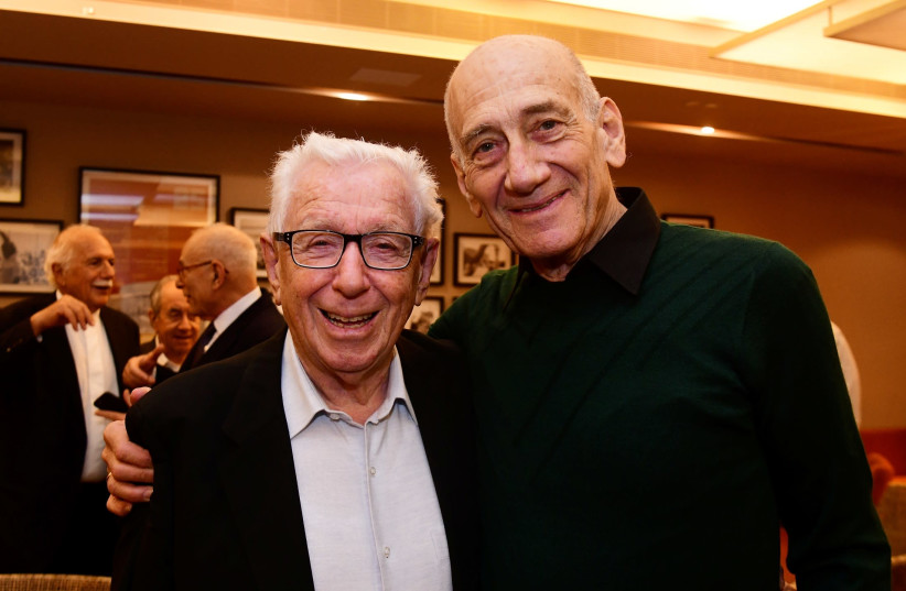 Sir Frank Lowy and former Prime Minister Ehud Olmert  (photo credit: YOSSI ZELIGER)