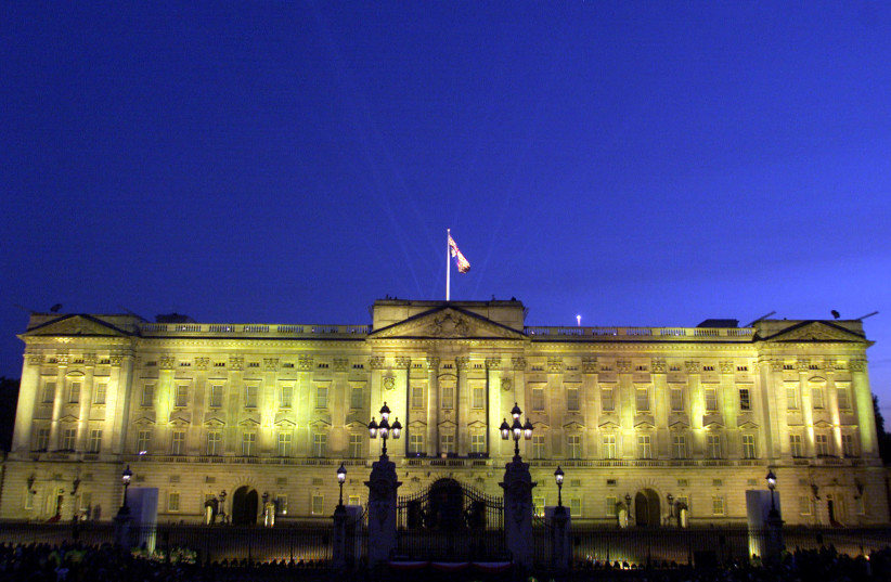 The front of Buckingham Palace, London, lit up at the start of the Golden Jubilee celebratory weekend, June 1, 2002 (photo credit: REUTERS)