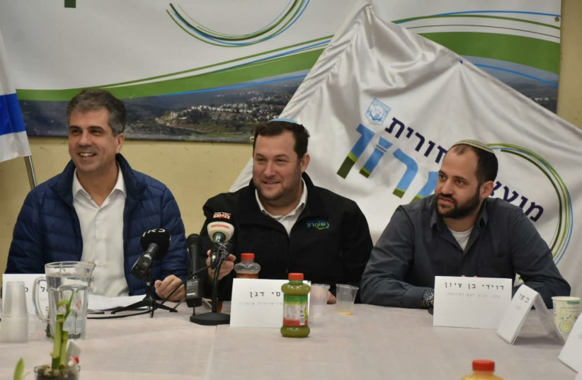 Eli Cohen (left) and Yossi Dagan (middle) (photo credit: ROEE HADI)