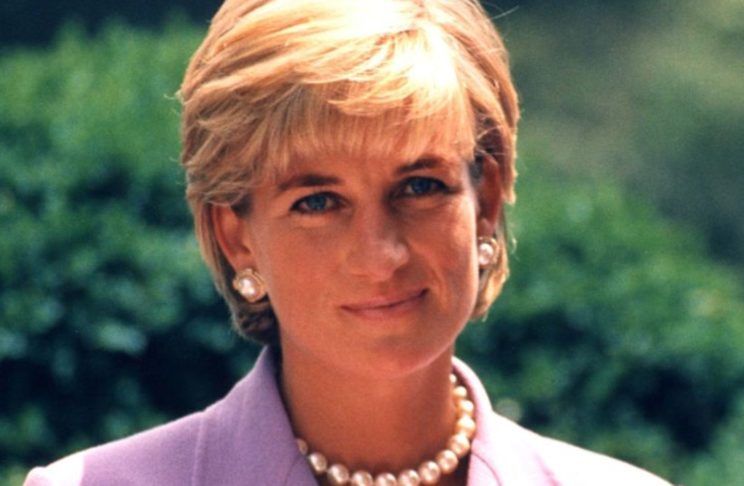 Princess Diana Princess of Wales 1997 Washington D.C. (Red Cross) Photo was on the cover of us news magazine and was the best selling issue in 70 years. (photo credit: WIKIMEDIA COMMONS JOHN MATHEW SMITH)