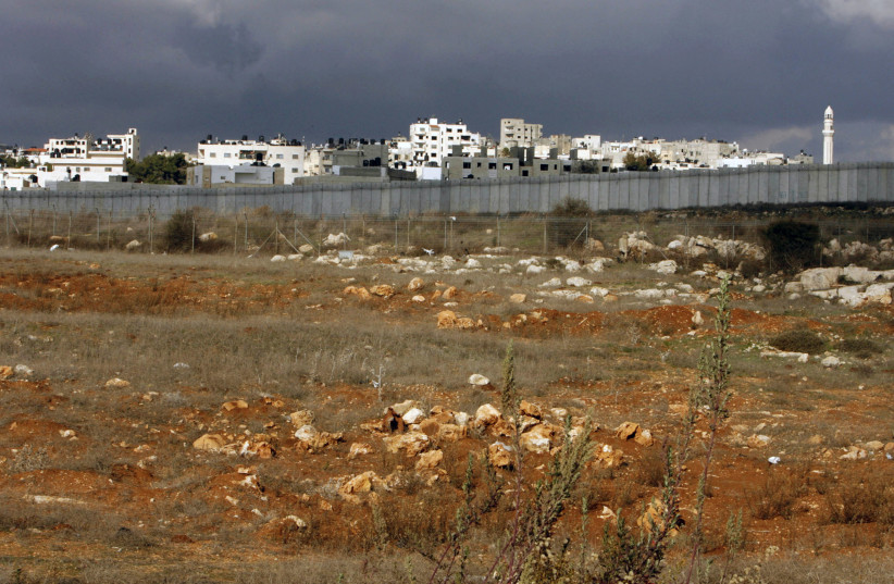 General view is seen of the area where Israel's Housing Ministry is discussing building new homes near Atarot, 2007 (photo credit: GILI COHEN MAGEN/REUTERS)