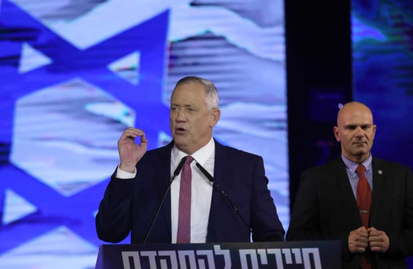 Blue and White leader Benny Gantz addresses supporters, Tel Aviv, February 29, 2020 (photo credit: AVISHAI FINKELSTEIN)