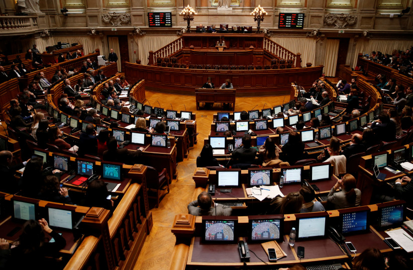 General view shows the Portuguese parliament during a debate. (photo credit: RAFAEL MARCHANTE / REUTERS)
