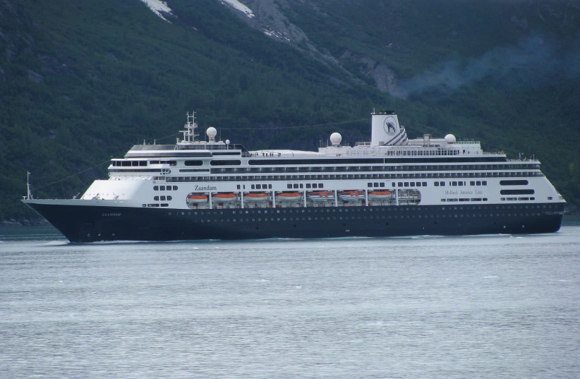 MS Zaandam in Glacier Bay, AK, USA (photo credit: Wikimedia Commons)