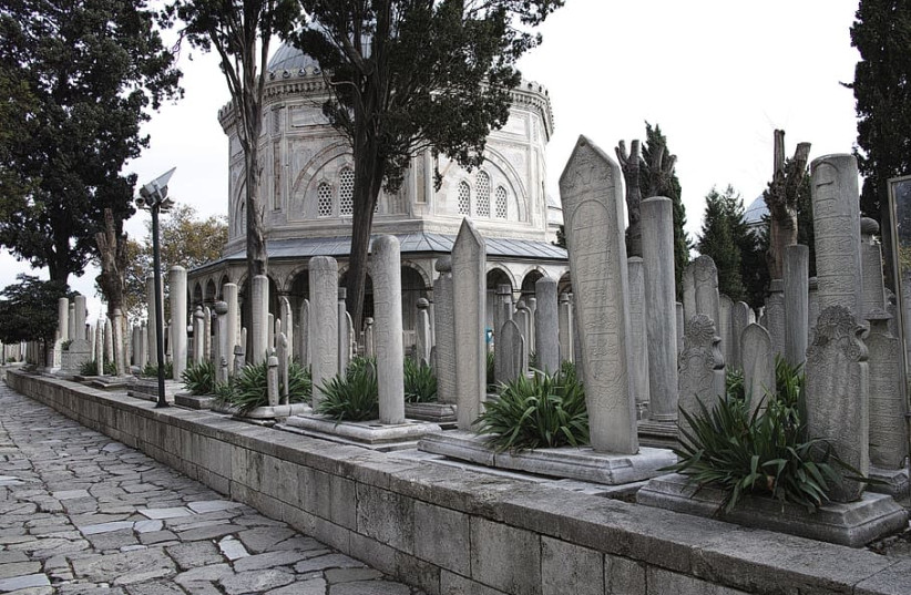 Cemetery in Istanbul, illustrative (credit: WALLPAPER FLARE)