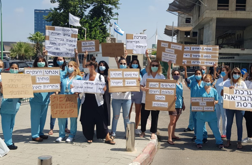 Nurses protest manpower shortage during nationwide strike, July 20, 2020 (photo credit: ALON HACHMON)