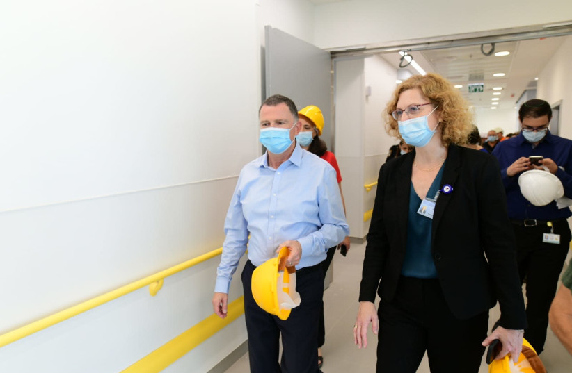 Health Minister's visit to the Sylvan Adams Children's Hospital (photo credit: TOMER NEUBERG)