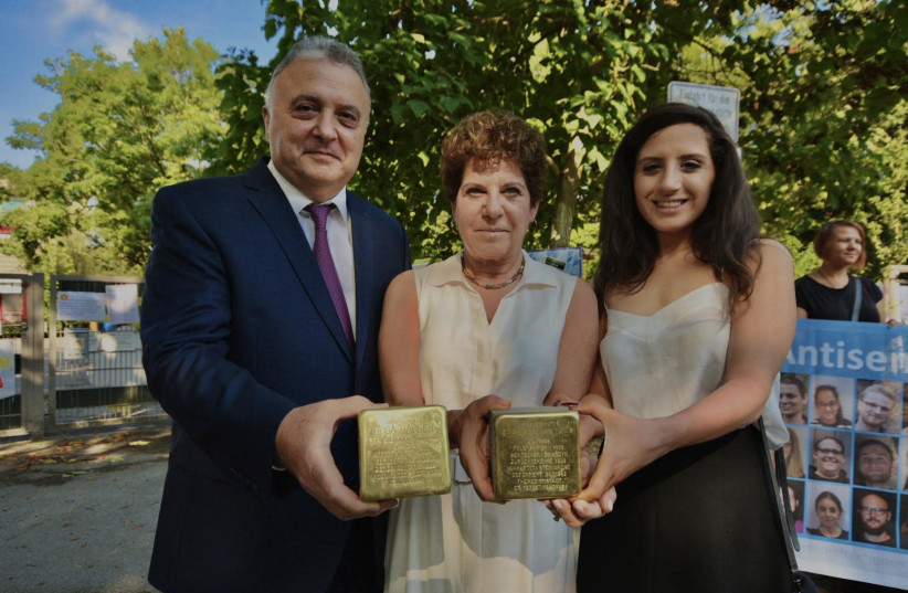 Israel's ambassador to Germany Jeremy Issacharoff with his wife Laura Kam and their daughter Ella (photo credit: STADT DORTMUND / ROLAND GORECKI)