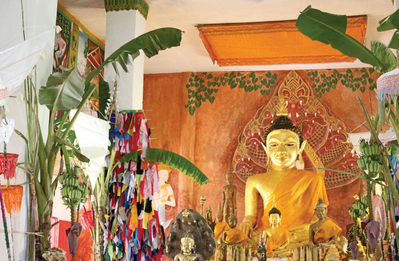 WORSHIP DISTINCTION: Golden statue of Buddha, Thailand (credit: PUBLICDOMAINPICTURES.NET)