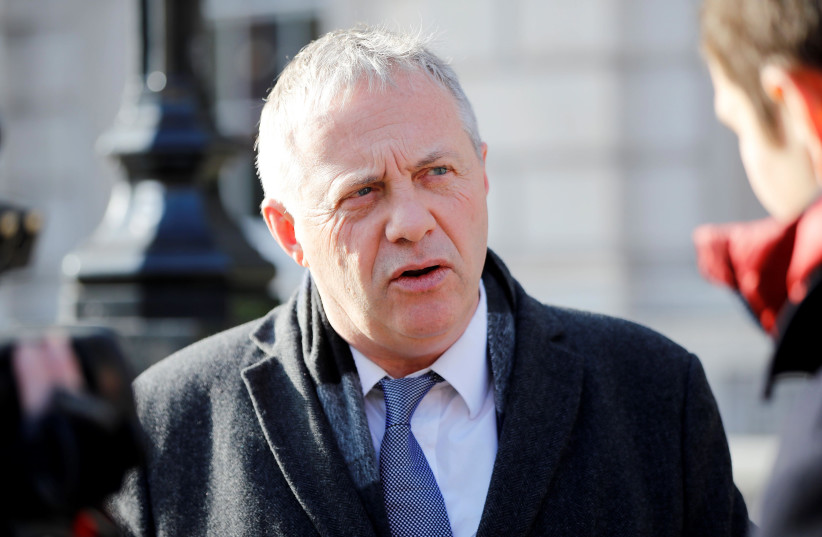 John Mann leaves the British Cabinet Office in Whitehall, in central London, Jan. 31, 2019.  (photo credit: TOLGA AKMEN/AFP VIA GETTY IMAGES)