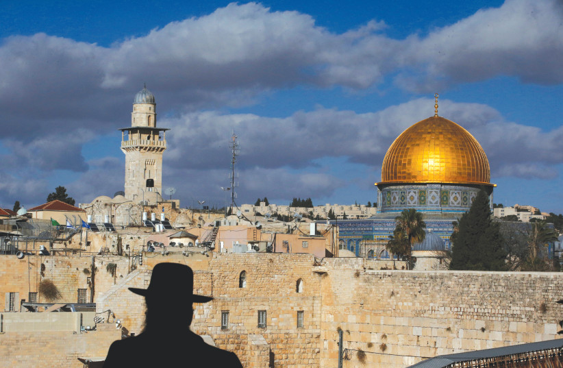 The Temple Mount in Jerusalem (credit: RONEN ZVULUN / REUTERS)