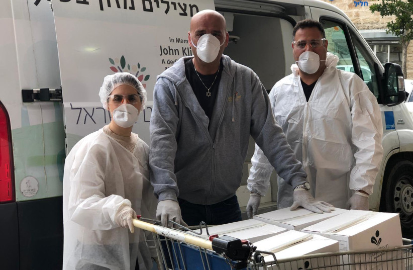 Leket delivering food to housebound elderly during coronavirus (photo credit: LEKET ISRAEL)