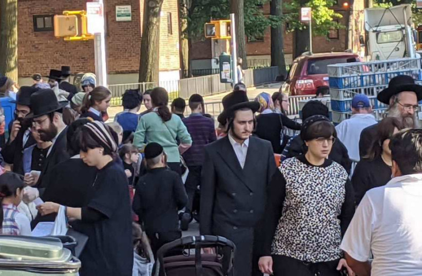 The streets of Williamsburg, Brooklyn, one of the Orthodox neighborhoods in New York City where COVID cases have increased recently, Sept. 23, 2020. Few people are wearing masks.  (photo credit: DANIEL MORITZ-RABSON)