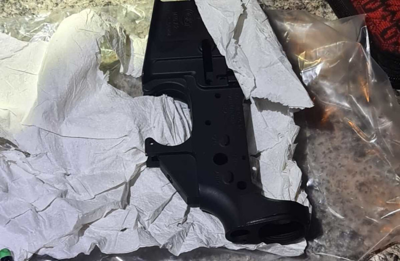 Part of a M-16 body rifle that was seized by the Border Police. (photo credit: POLICE SPOKESPERSON'S UNIT)